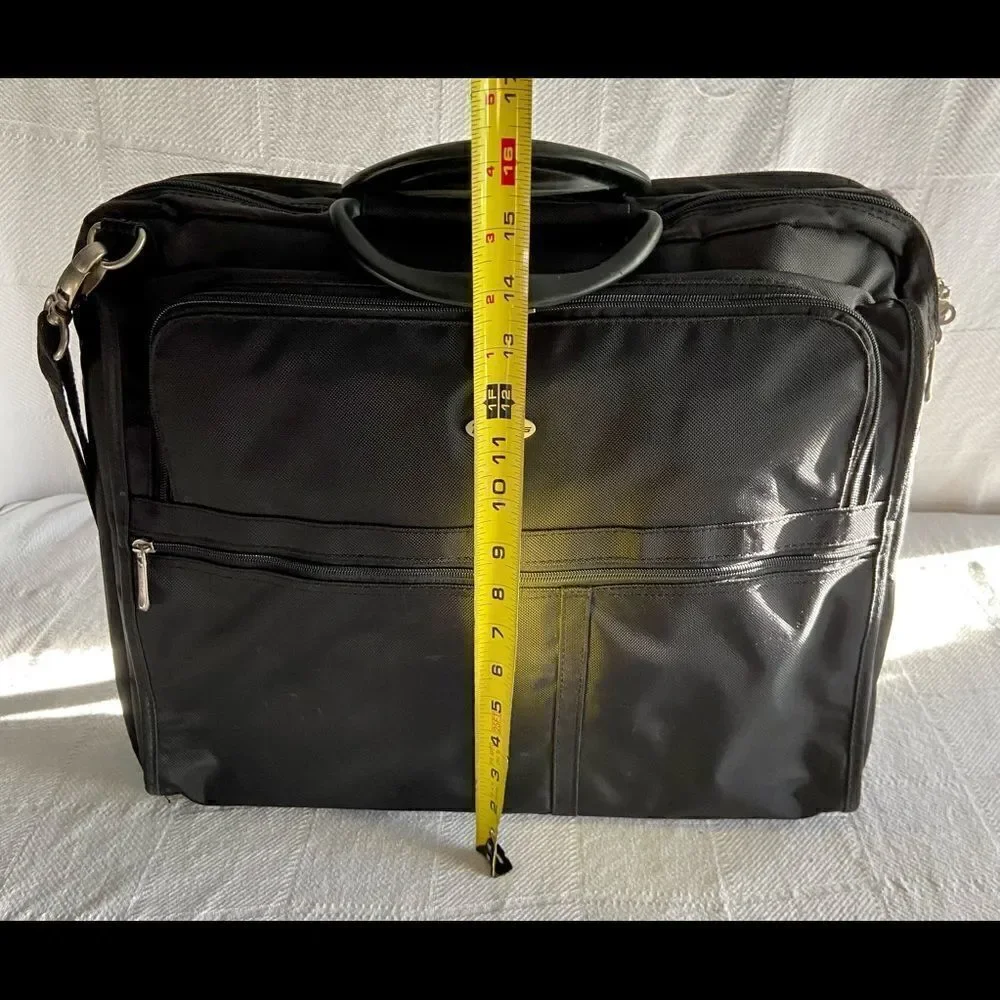 Targums Laptop Briefcase Black Poly W Plastic Handles & Shoulder Strap TV Prop